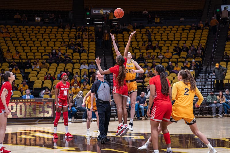 Lobo women's basketball lassos Cowgirls, running past Wyoming