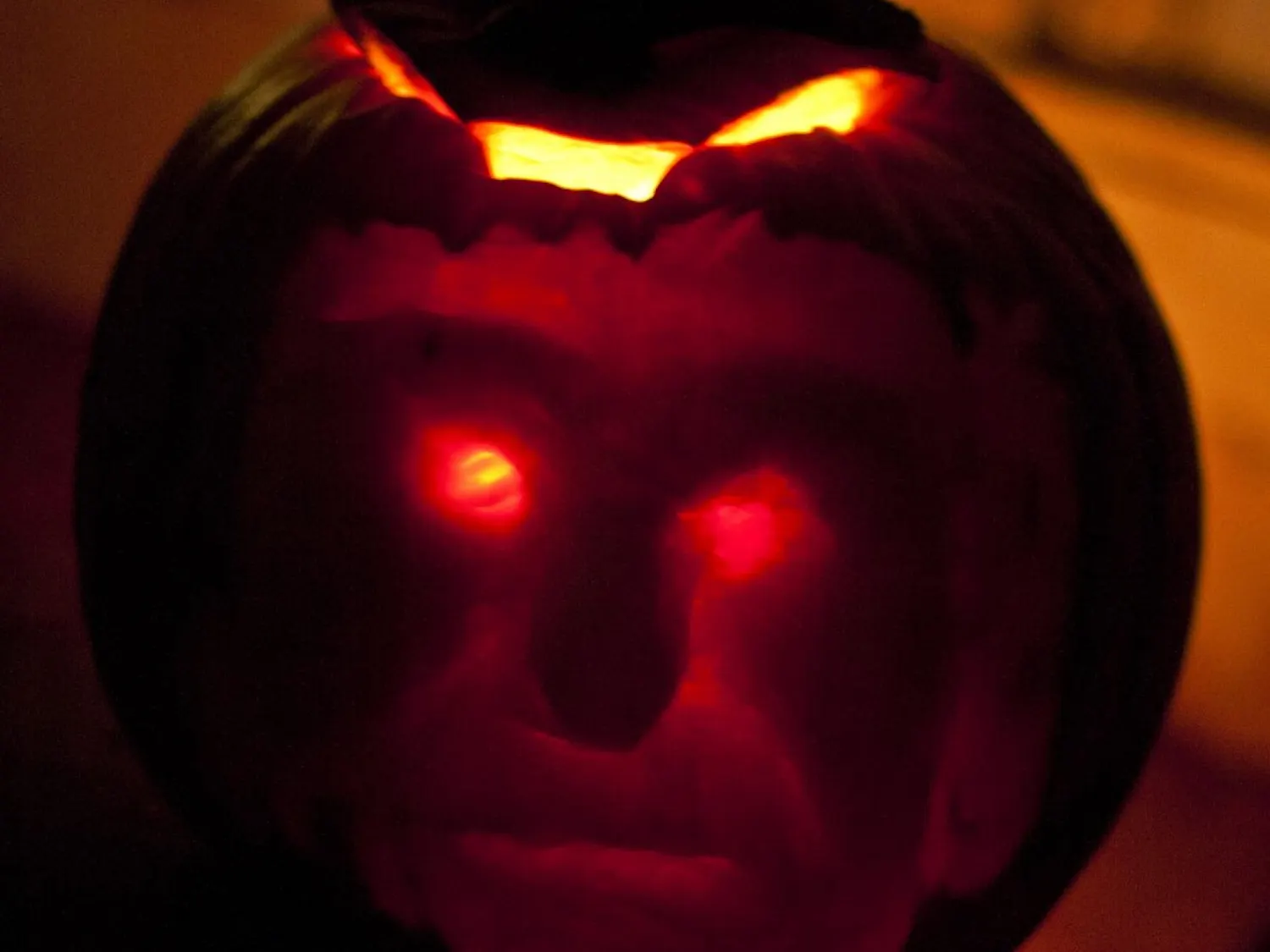 9042_pumpkincarvingpt4f.jpg