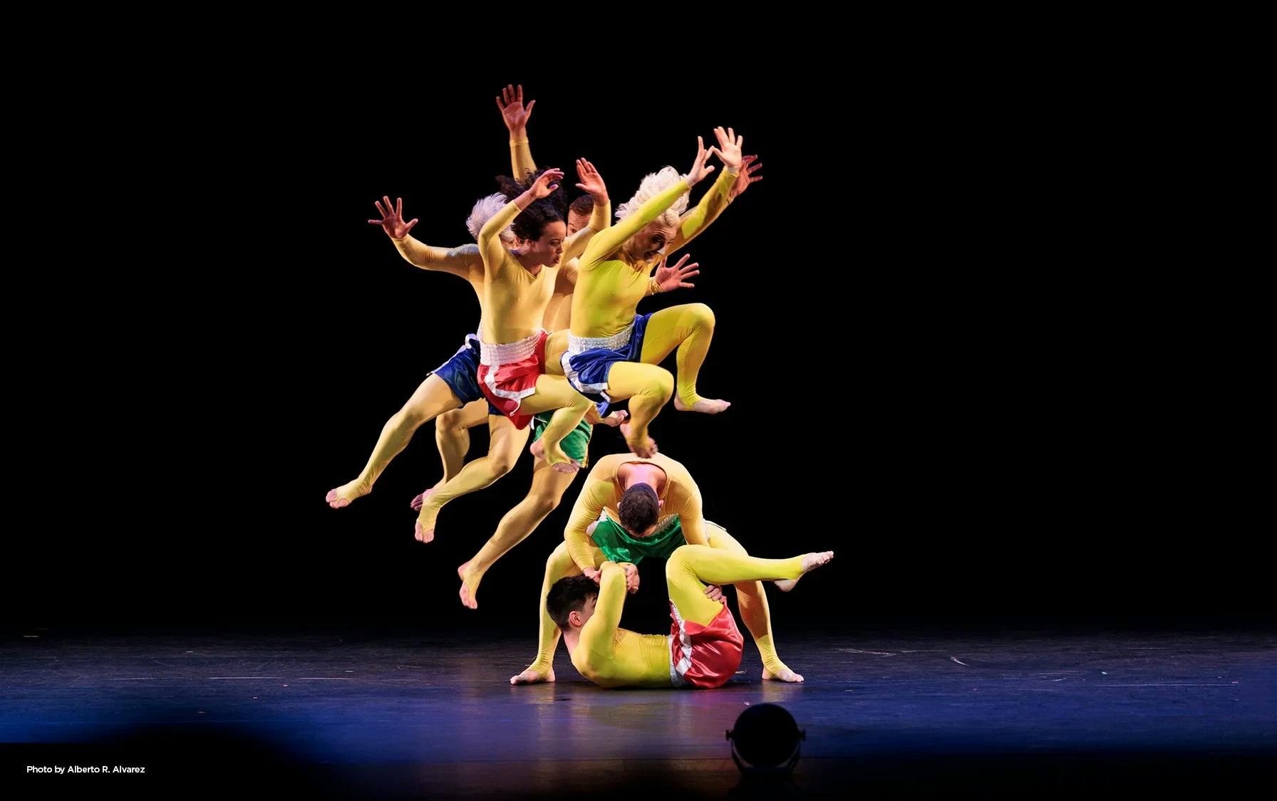 25-26_Pilobolus_NEW_860-x-5405-533d30383a.webp