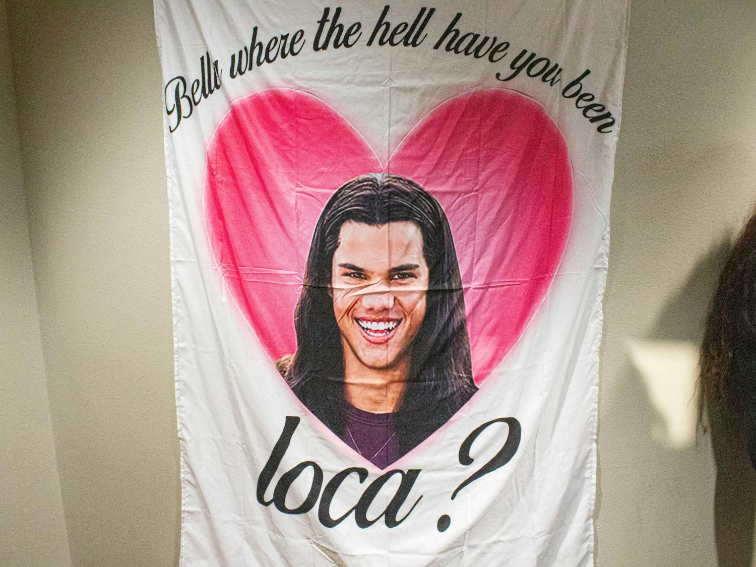 Breaking Dawn pt. 1 & 2 Showing