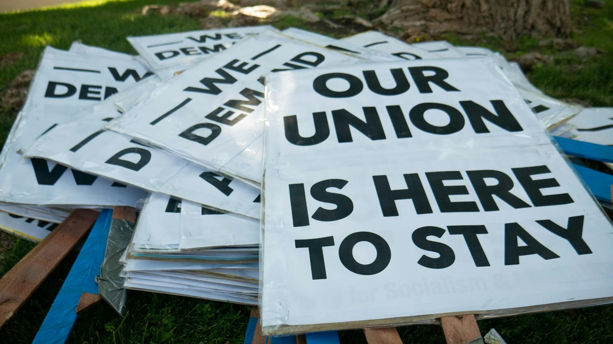 grad union Bargaining.jpg