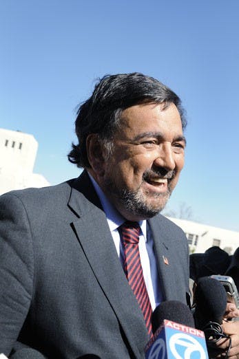 Gov. Bill Richardson speaks to the media by the SUB on Tuesday. Richardson met with faculty representatives to discuss their concerns about University resources being spent on administration instead of academics.