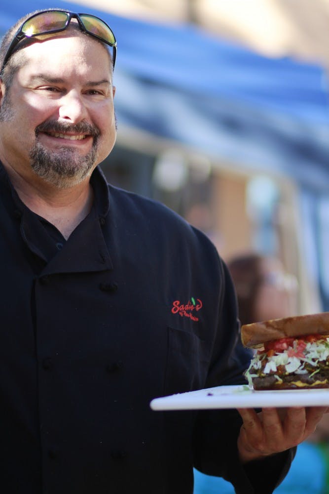New Mexico State Fair Green Chile Cheeseburger Challenge