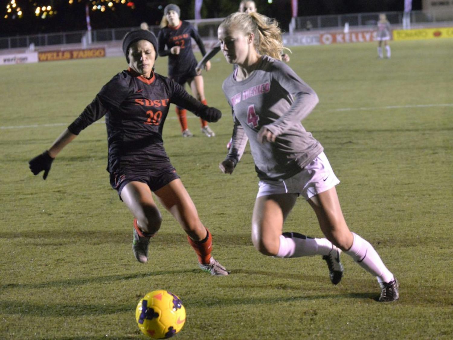 Senior midfielder/forward Lindsey Guice makes a move past a San Diego player at the UNM Soccer Complex Oct. 30.&nbsp;The Lobos lost to San Jose in penalty kicks after a 1-1 tie.&nbsp;