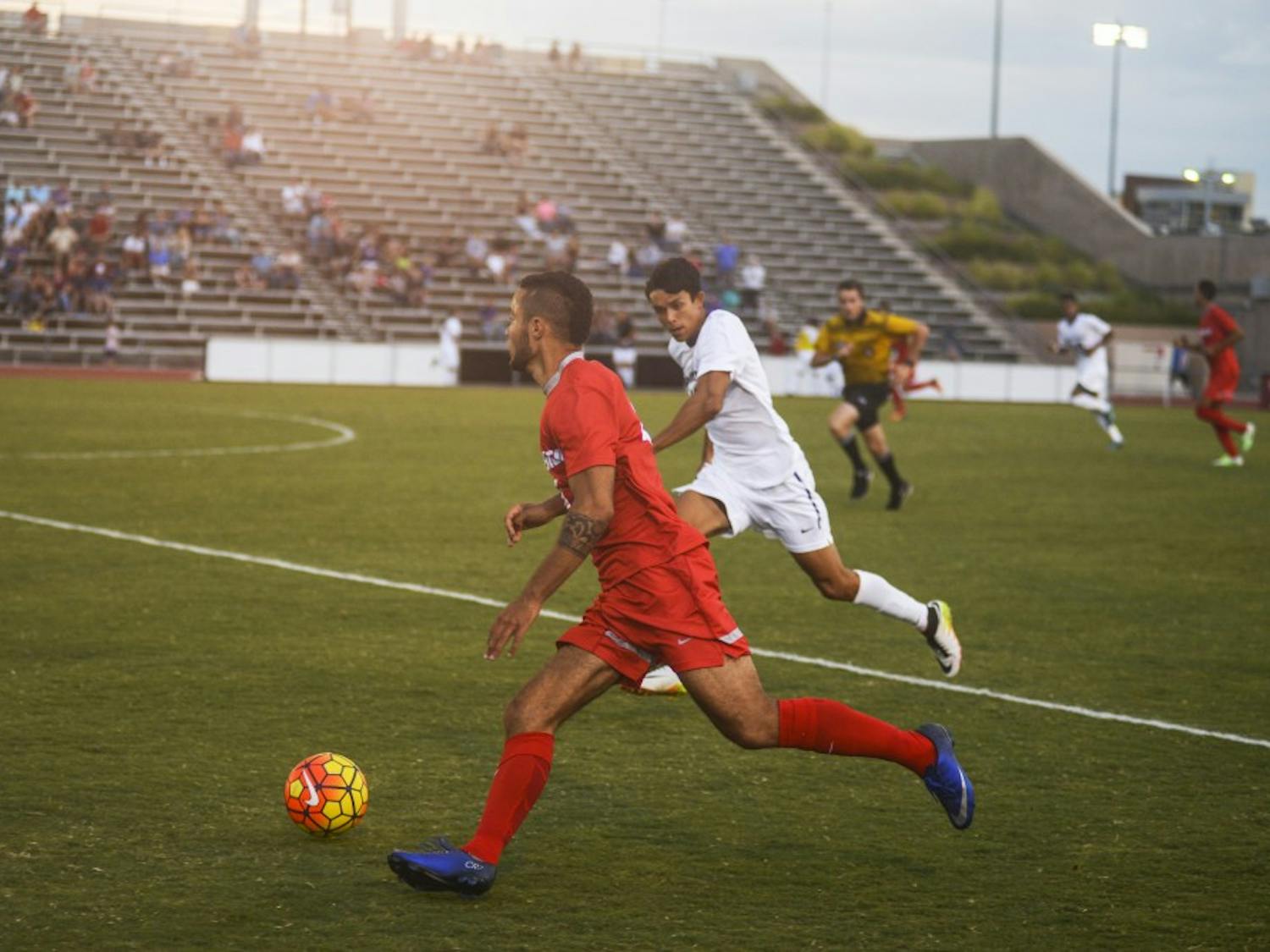 Senior forward Niko Hansen looks down field as he drives to Washington Universitie's net during an exhibition on Saturday, August 20, 2016 at the UNM Soccer Complex. The Lobos are winless to begin the season after losing to Indiana and Notre Dame over the weekend.&nbsp;