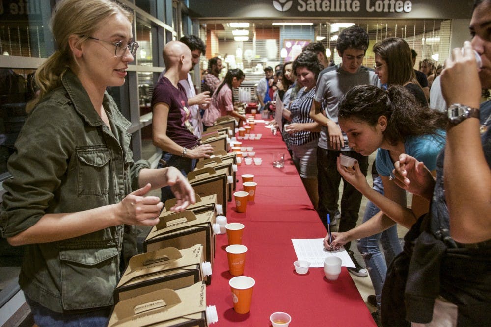 UNM students explore a variety teas during a taste testing in the SUB on September 28, 2018.