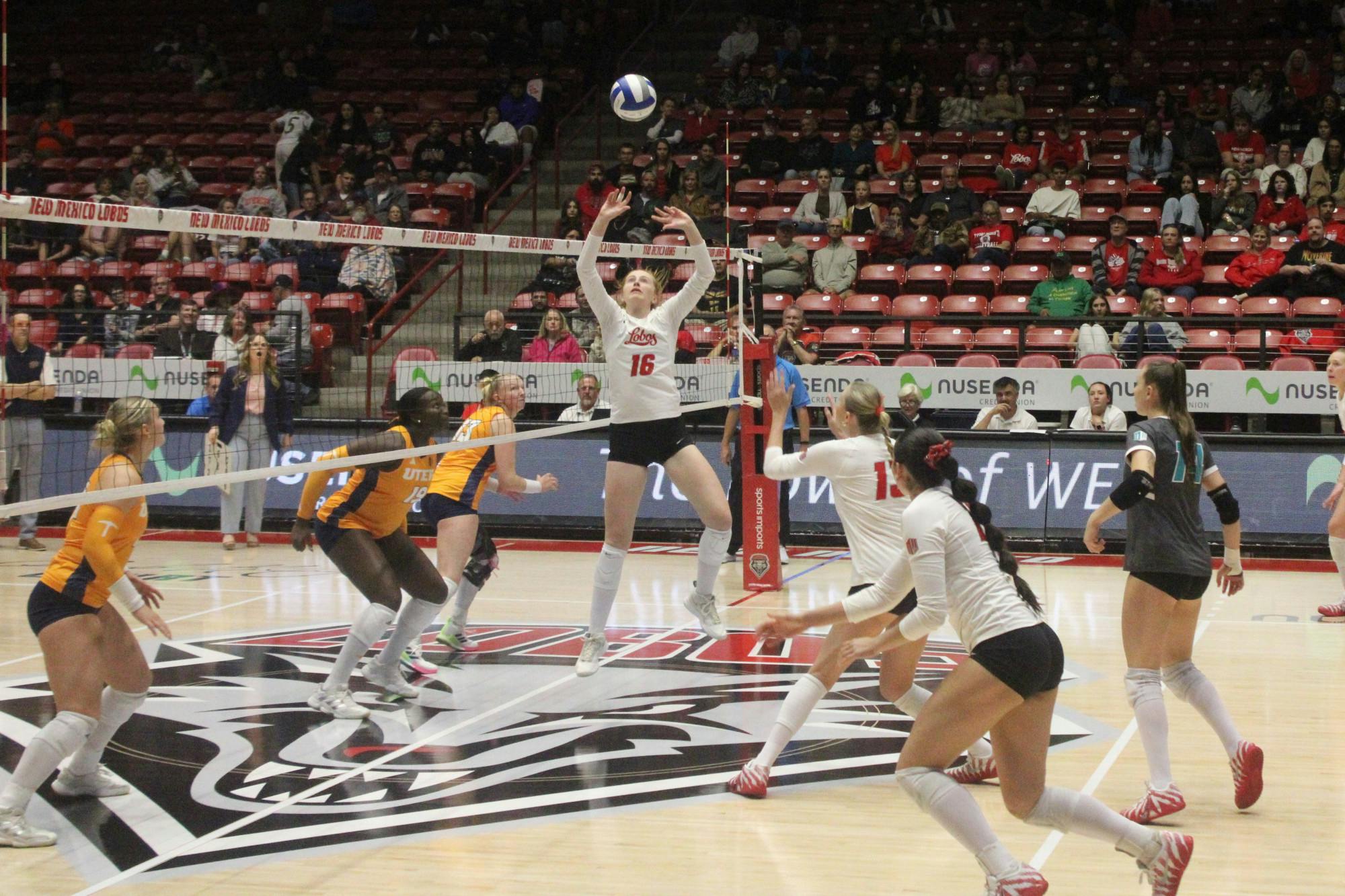 PHOTO STORY: Lobo volleyball gets revenge against Miners at The Pit