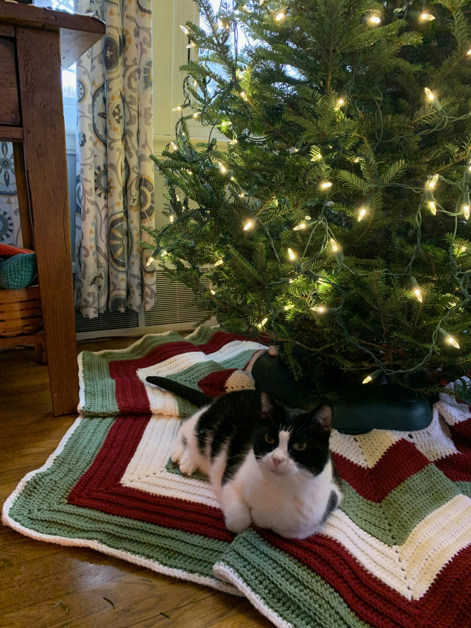 A crochet Xmas tree skirt Elizondo gave as a gift for her mom’s birthday.