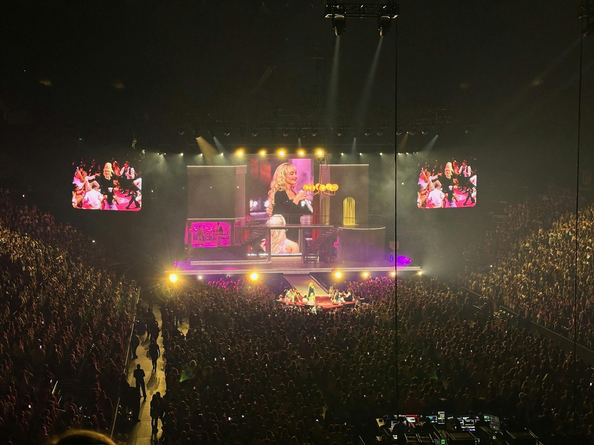 Sabrina Carpenter kicked off her "Short n Sweet" tour on Sept. 23.