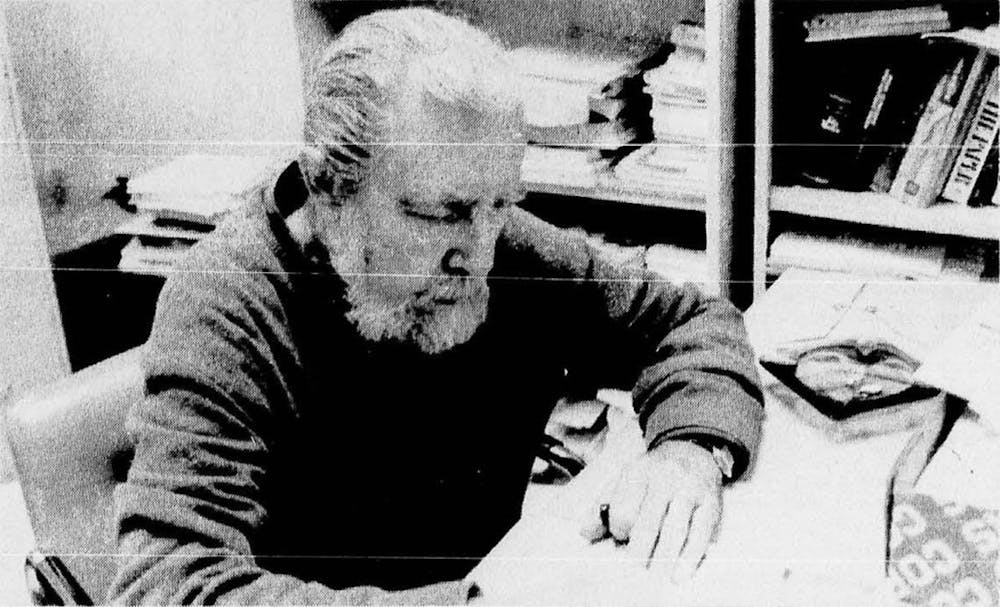 Journalism professor Joe Fenley is challenging Oxford City council’s closed executive sessions. Henley says the City charter section dealing with closed meetings is unclear and questionable. October 28, 1994.