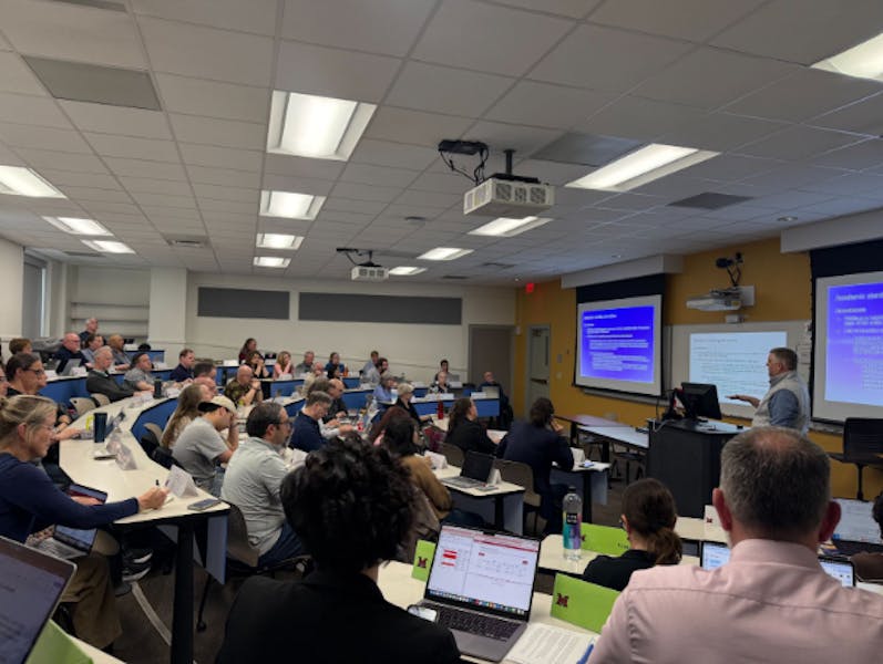 University Senate passes proposals, discusses new faculty evaluation process