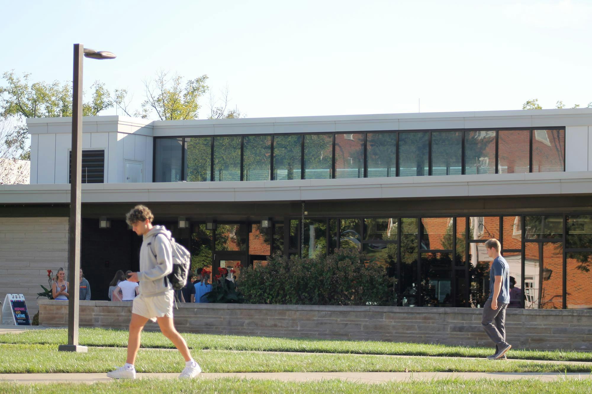 Students walk in front of Western Dining.
