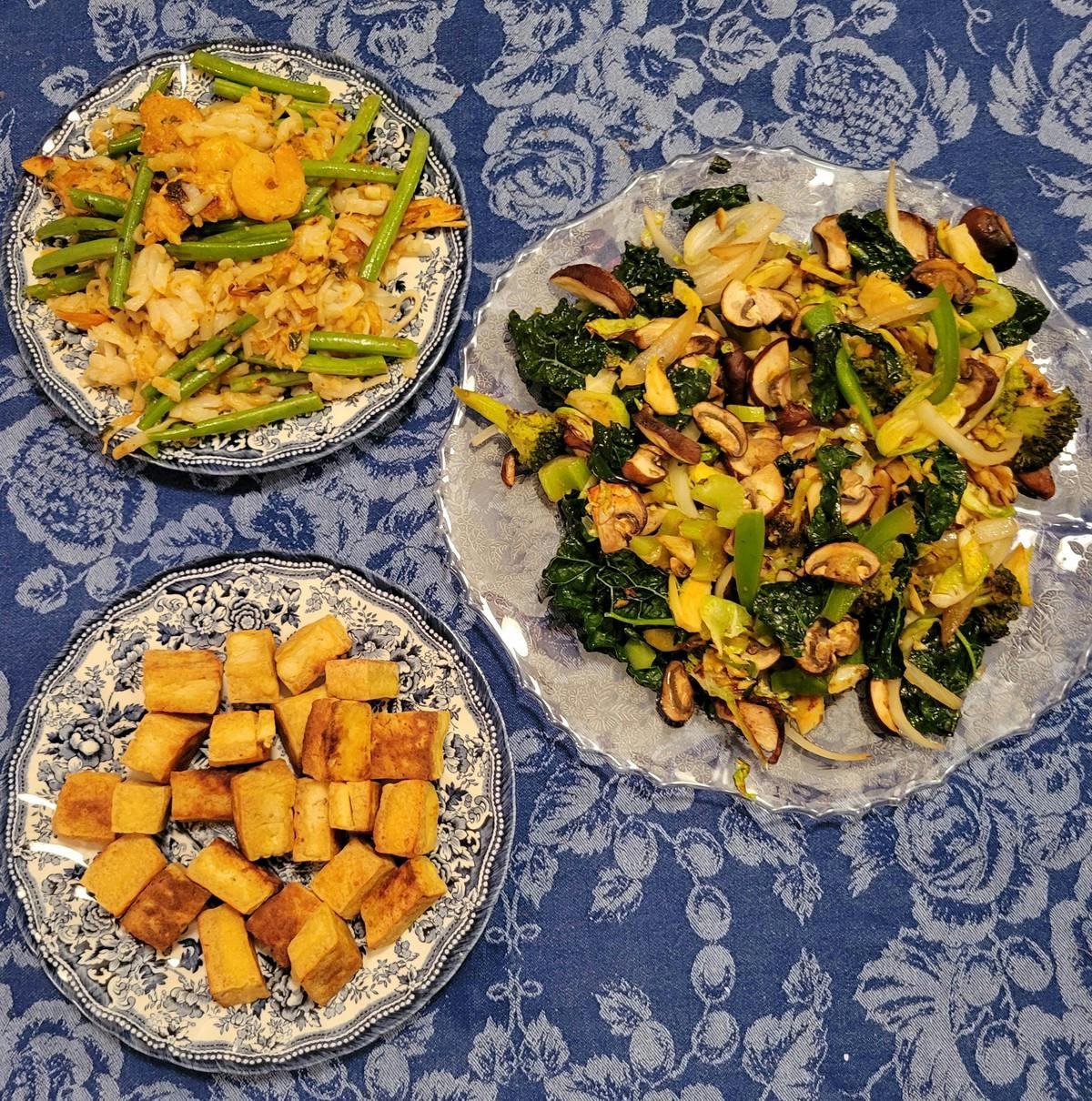 Stir-fry options including tofu and seafood. ﻿