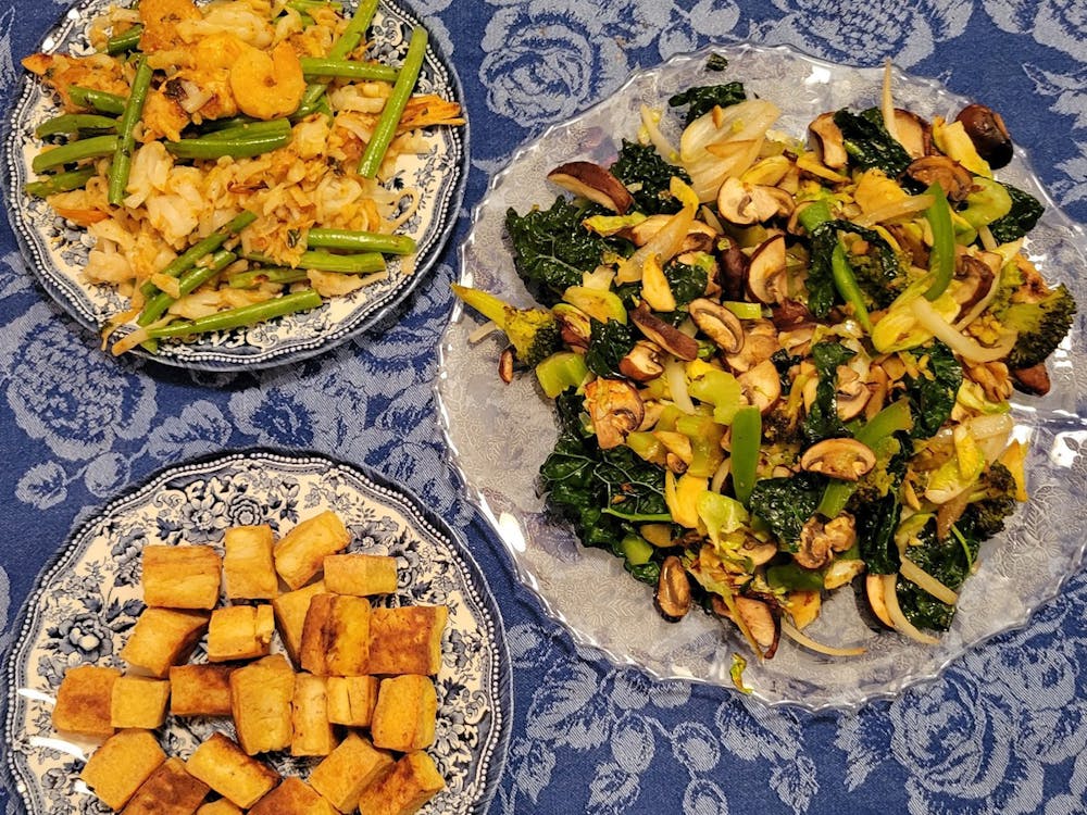 Stir-fry options including tofu and seafood. 