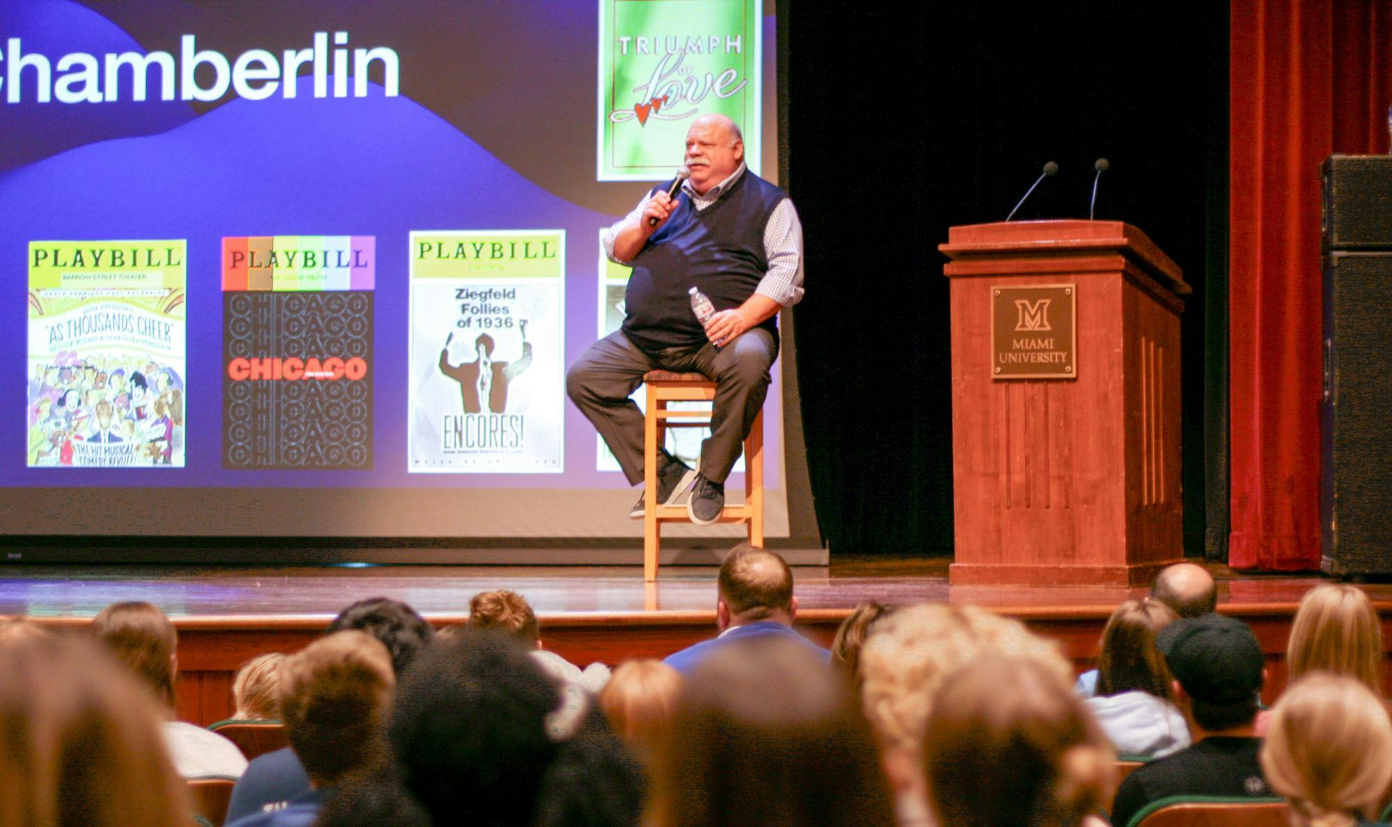 Kevin Chamberlin talking to students during the Q&A portion of his lecture in Hall auditorium.