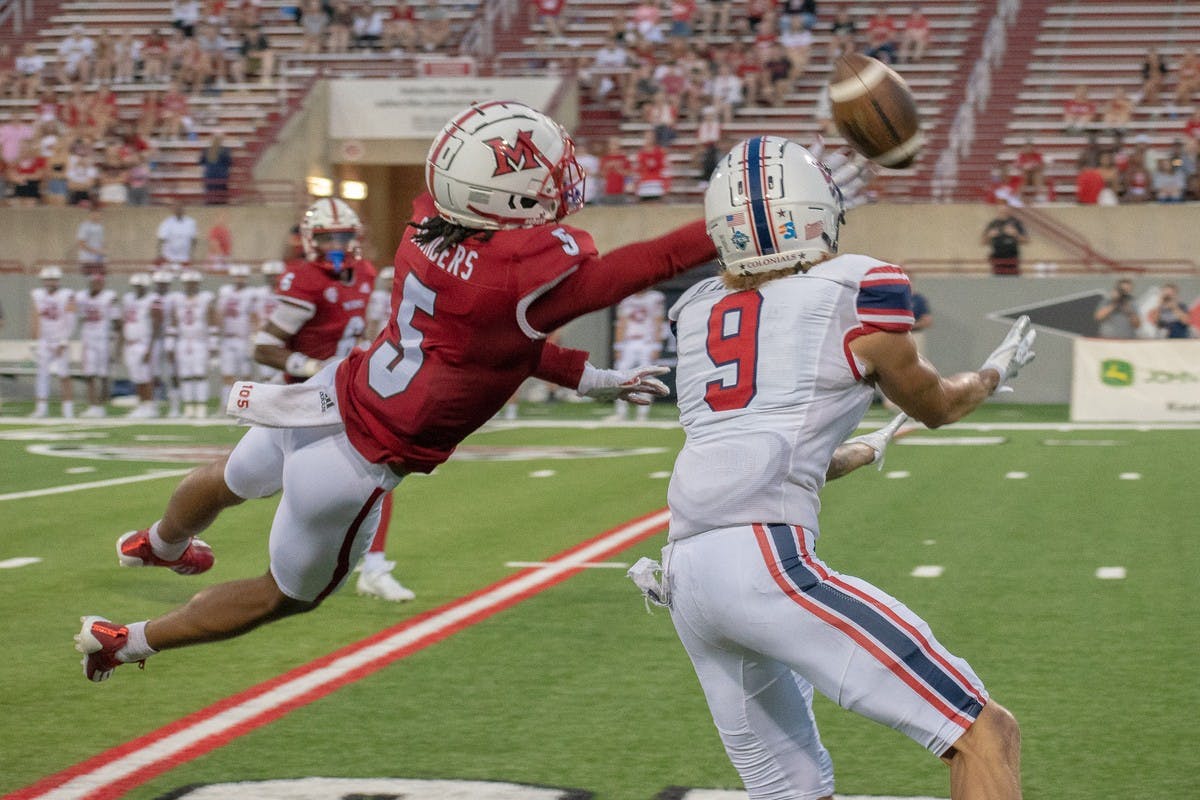 Sophomore defensive back John Saunders had an incredible game Saturday. He had an interception and should have had another, plus this insane diving pass break-up.﻿