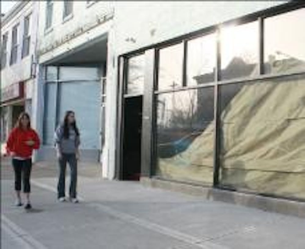 The Oxford Chamber of Commerce is working to fill empty storefronts across the city.