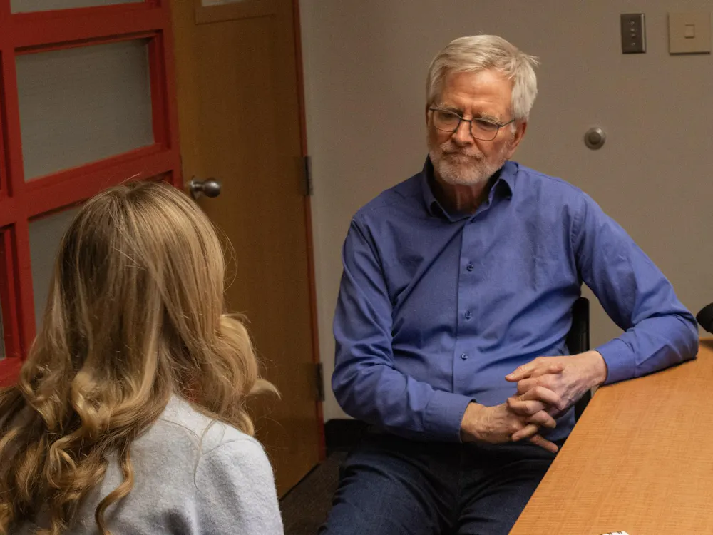 Rick Steves talking with Evelyn Dugan.