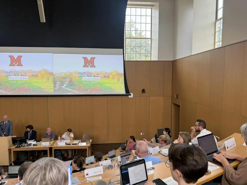 University Senate debates Center for Artificial Intelligence at Miami