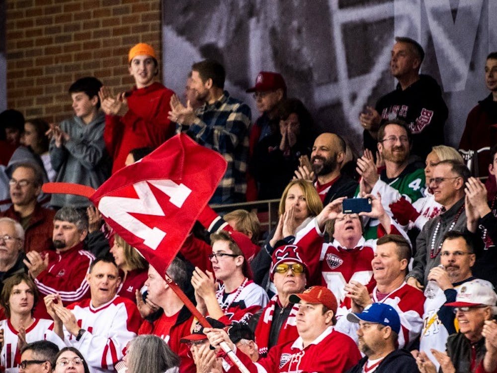 D7516 Hockey vs Colorado