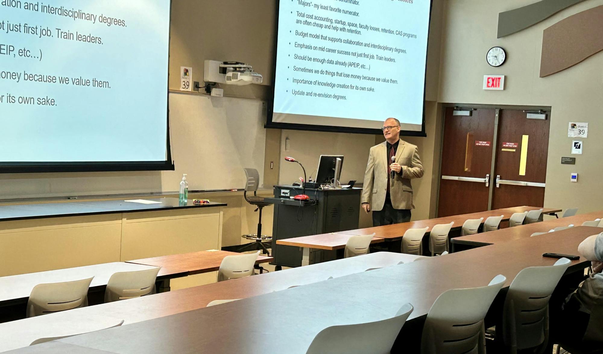 During the final open forum, Hemmer talks about why he would make a good College of Arts and Science dean.