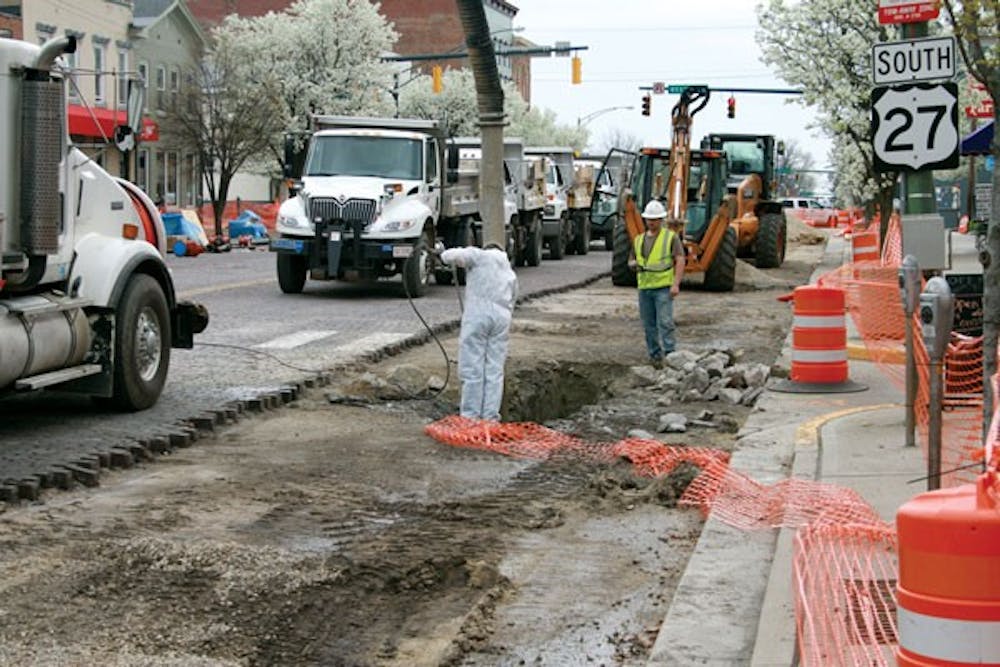 Ohio construction workers will be busy this summer renovating  a number of roads in various areas.
