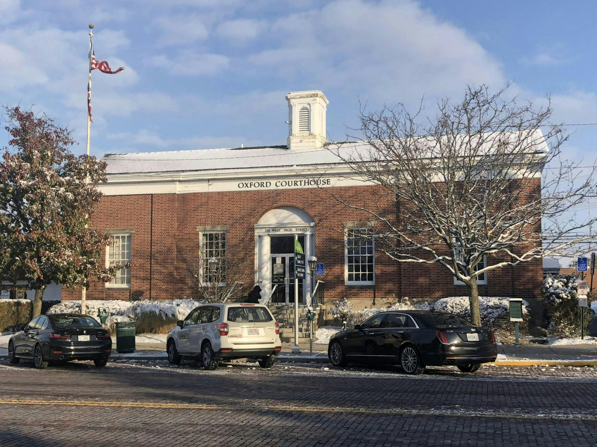 City council runs its meetings at the Oxford Courthouse.