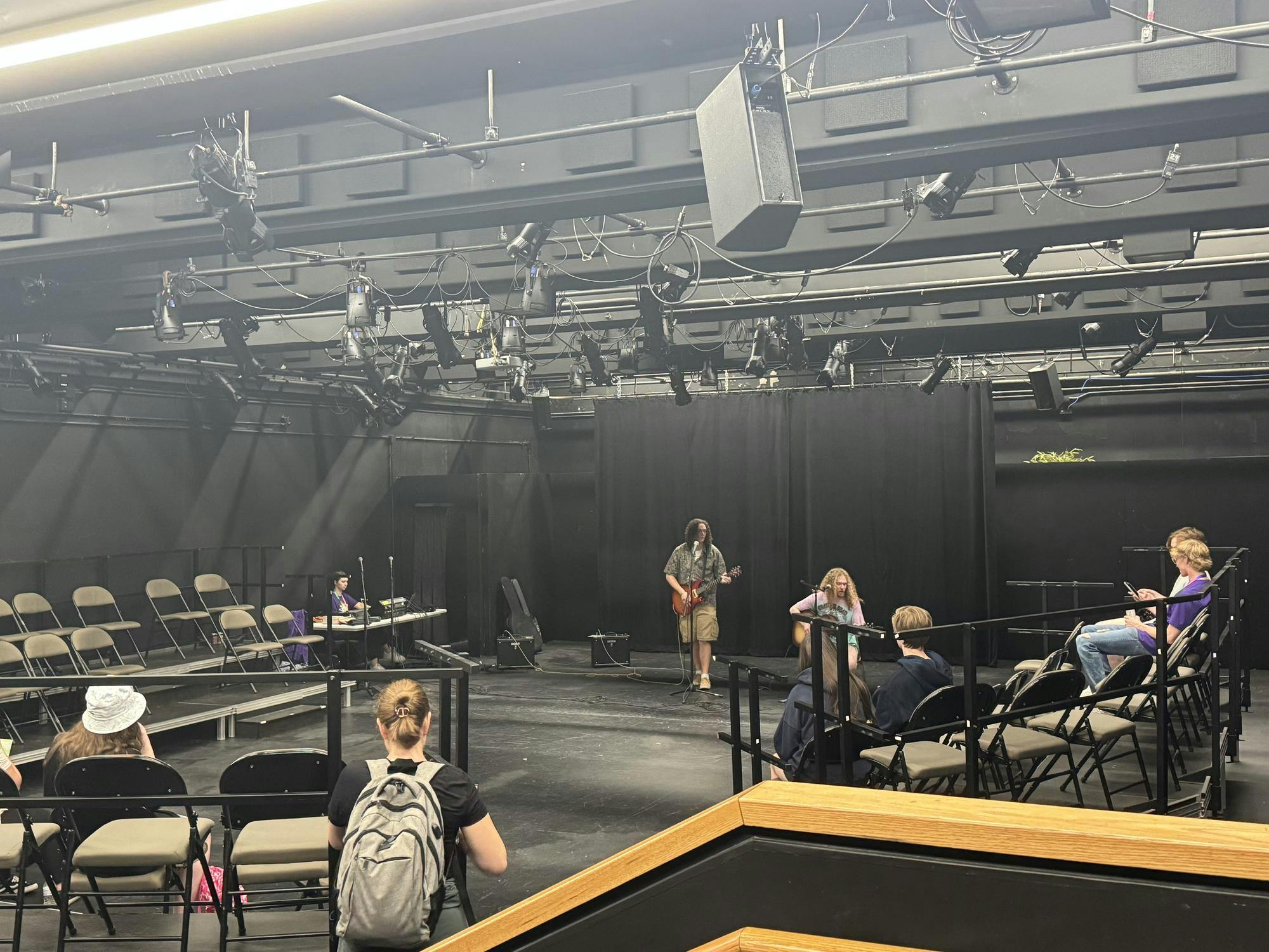 In addition to the booths, there was also live music and various performances.