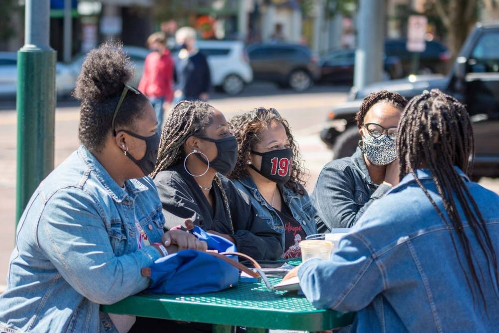 <p>Miami has instituted an indoor mask policy this fall. Students who are unvaccinated are subject to COVID-19 surveillance testing. </p>