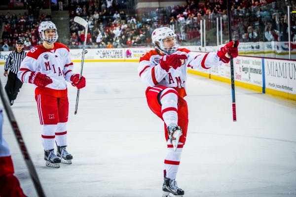 D4916, hockey vs western michigan university