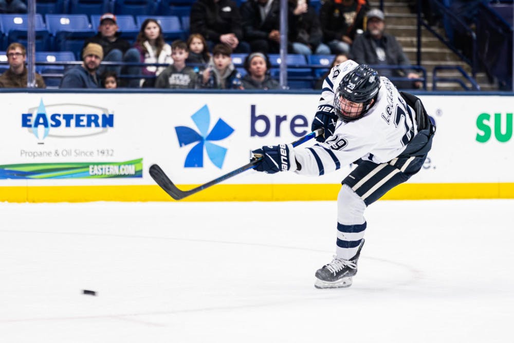 Men_s-Hockey-vs.-Vermont-1_24-Credit_-Alex-Miller