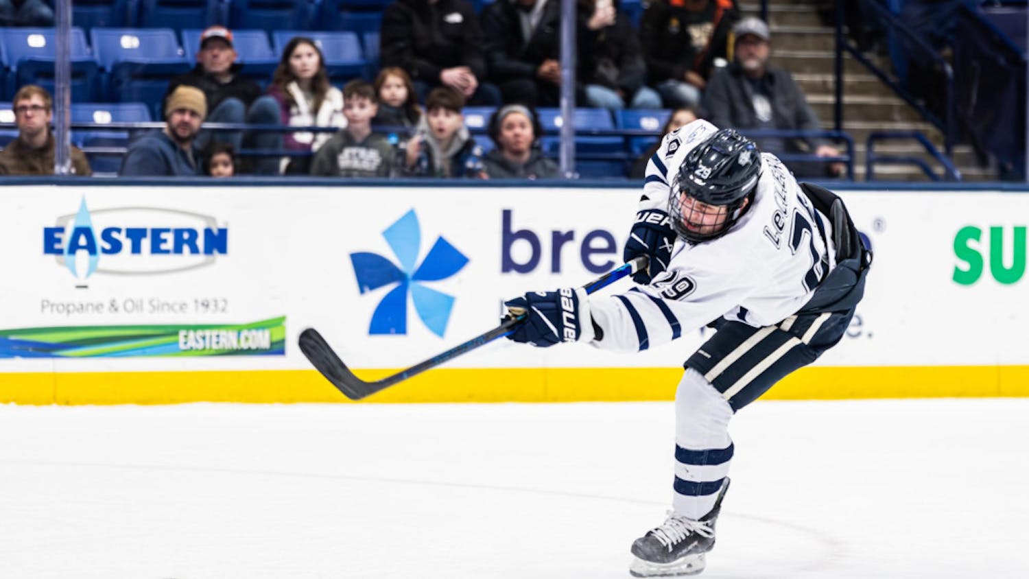 Men_s-Hockey-vs.-Vermont-1_24-Credit_-Alex-Miller