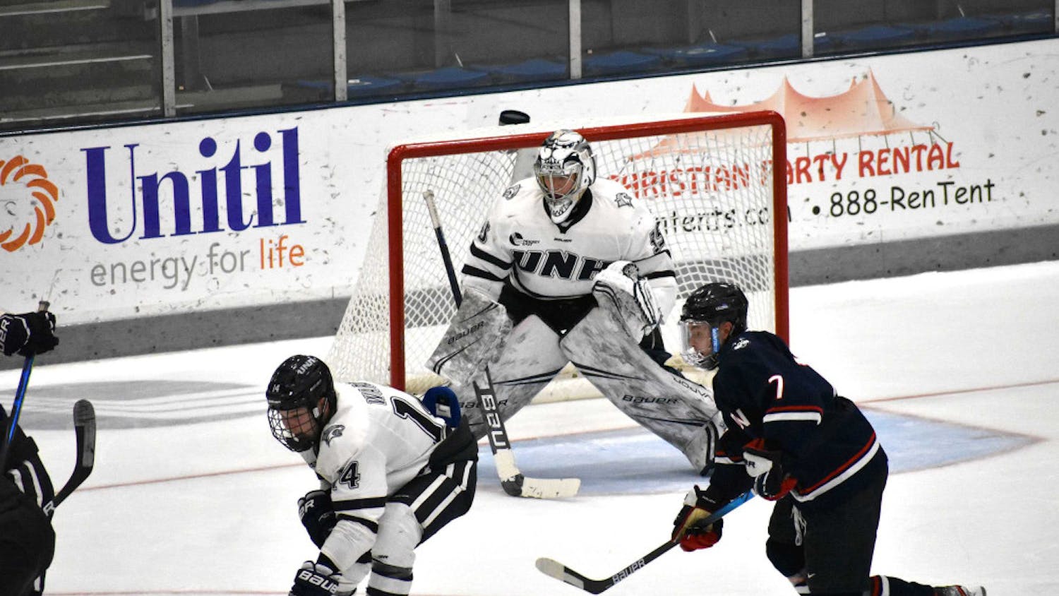 MHOC-v.-UConn-Photo_-Larissa-Biette