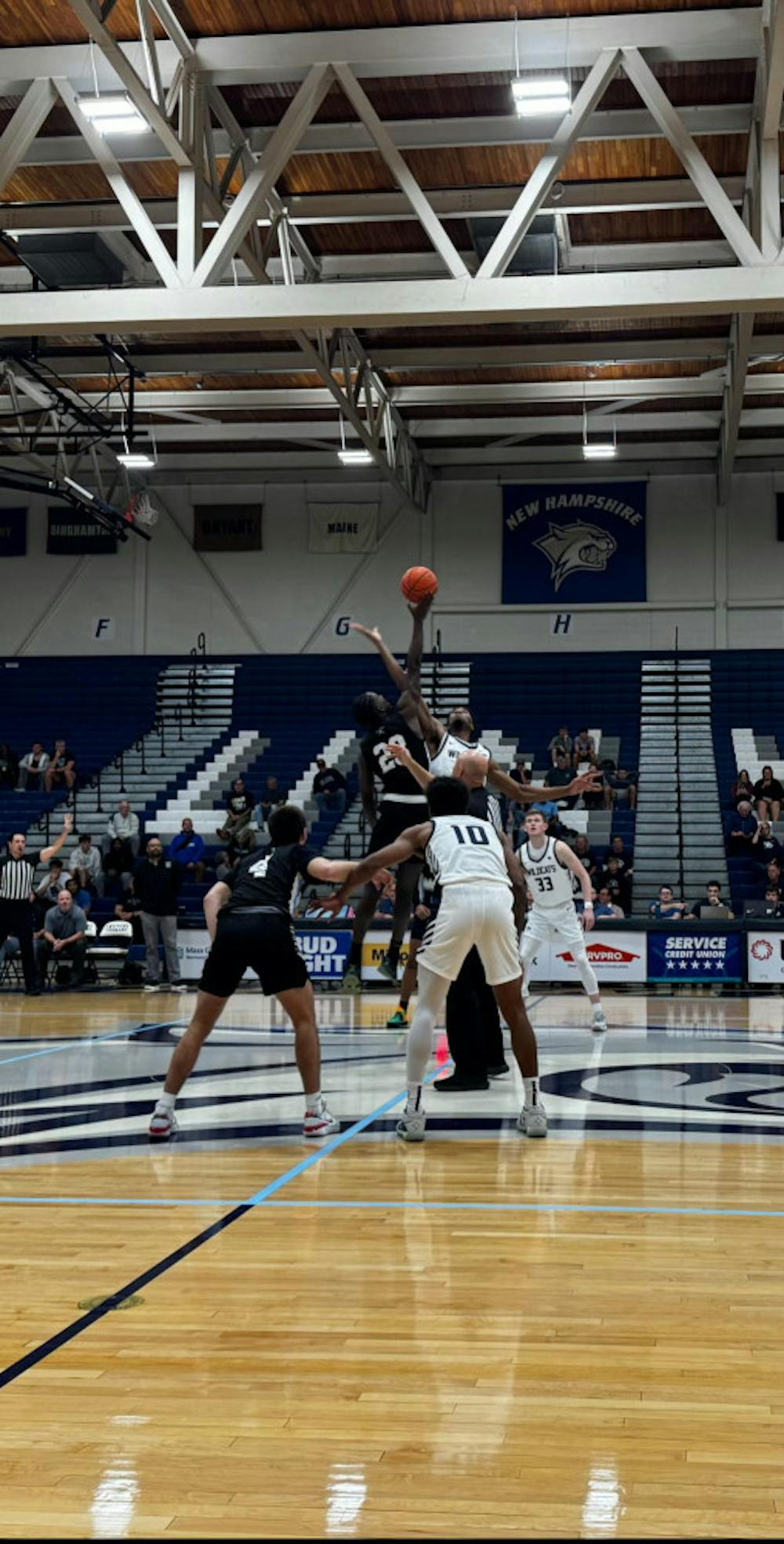 UNH-Mens-Basketball-pic-vs-UMASS-Boston