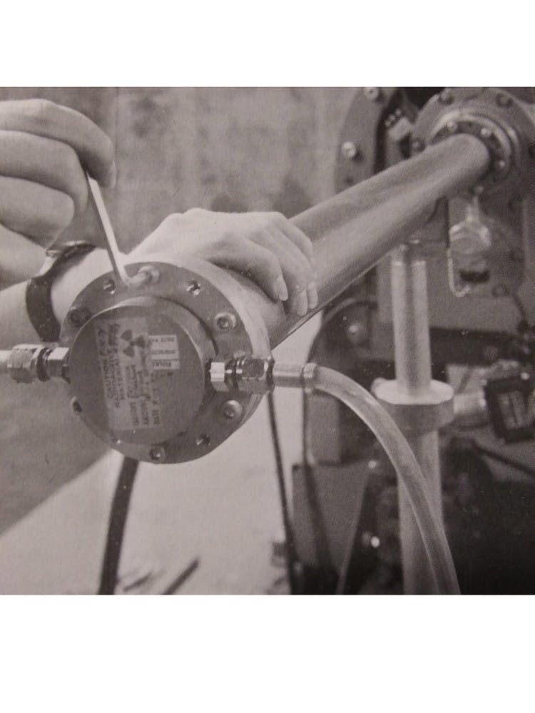 Vad-de-Graaff-accelerator-copy-scaled