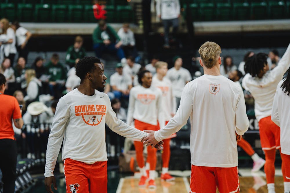 <p>Bowling Green men's basketball warms up during the pregame at the Breslin Center on Nov. 16, 2024.</p>