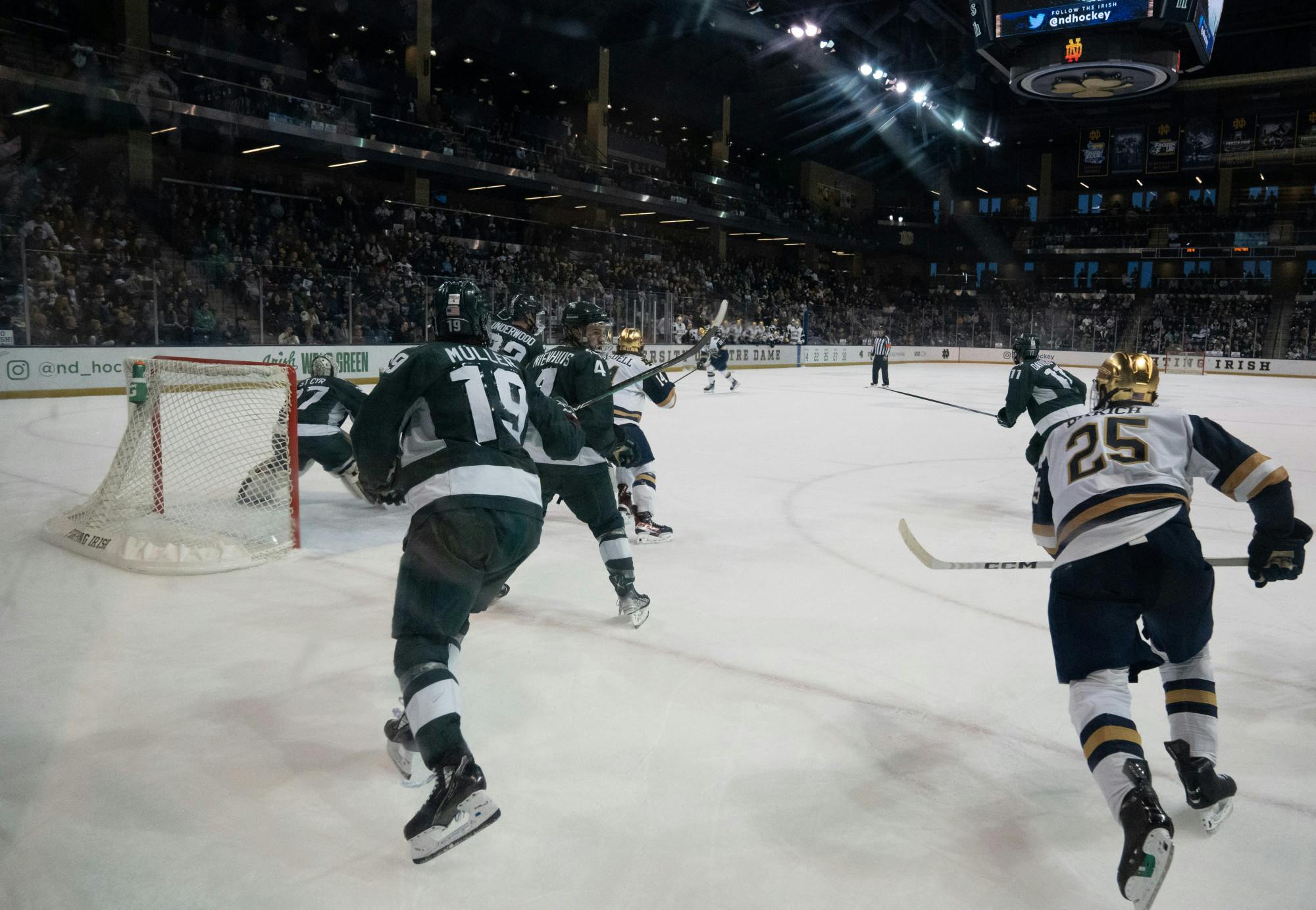 msu-hockey-3-4-15