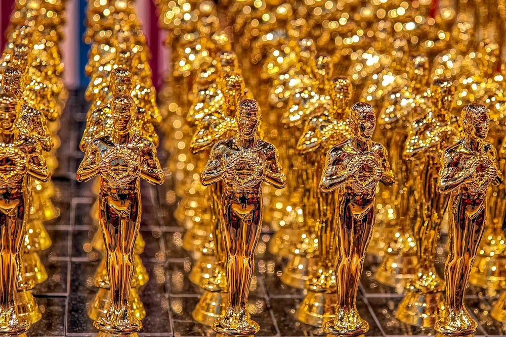 <p>Oscars statues</p>