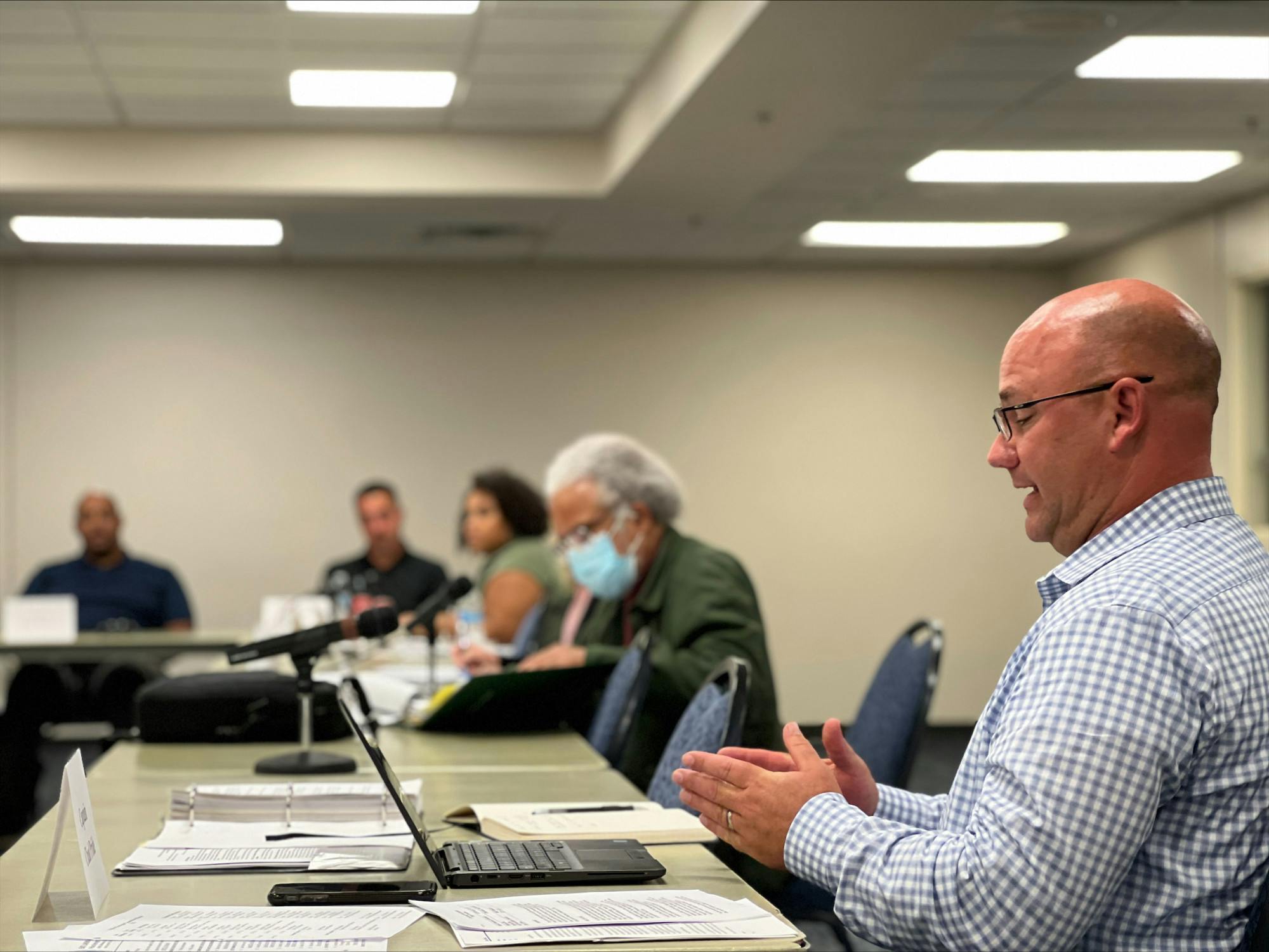 East Lansing Police Oversight commissioners and ELPD Captain Chad Pride discuss police complaint investigations against the department. The meeting took place on Wednesday at the Hannah Community Center. 