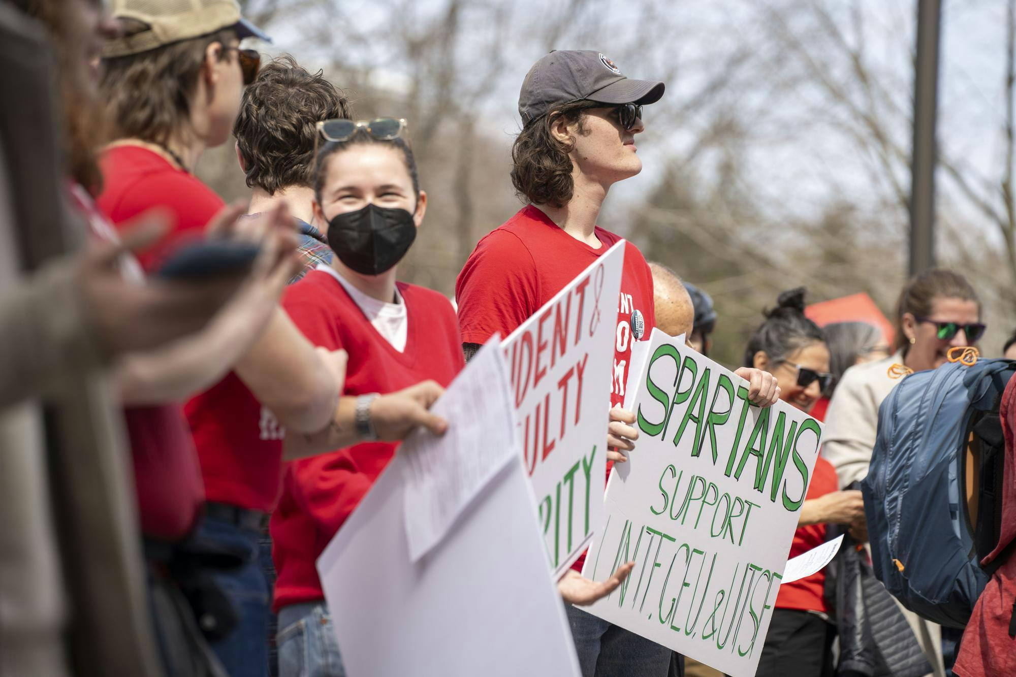 facultyprotest041725-des-06