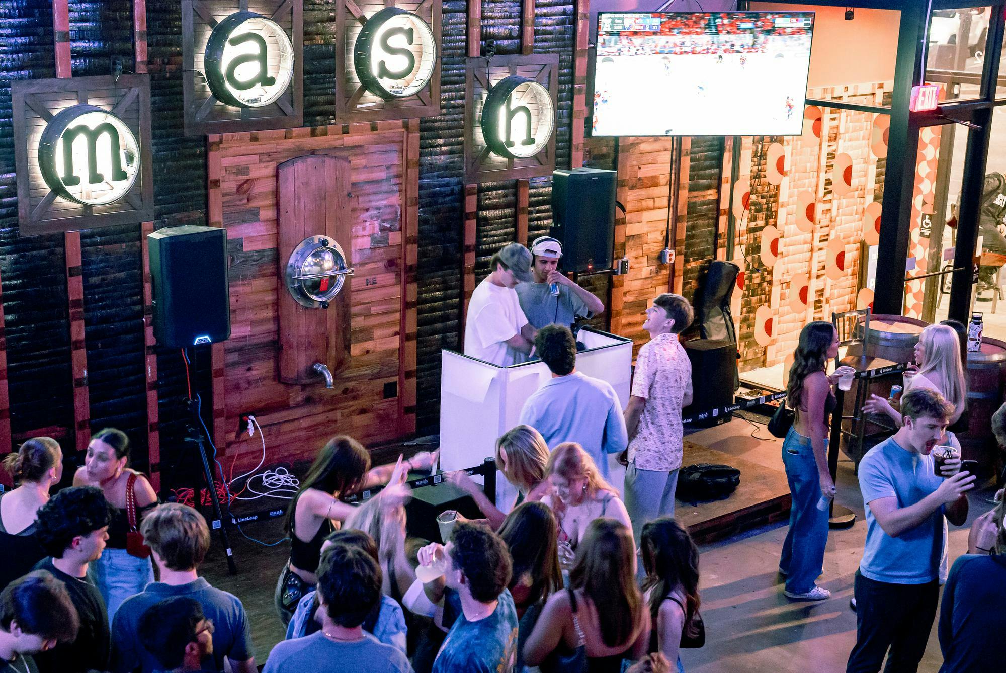 250423-fjg-studentdj-01