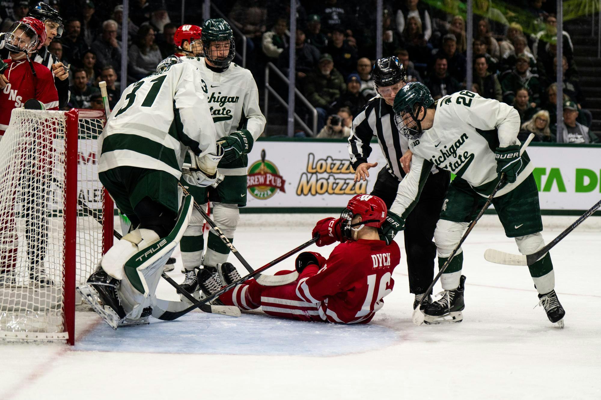 250102-bmm-wisc-msu-hockey-0846