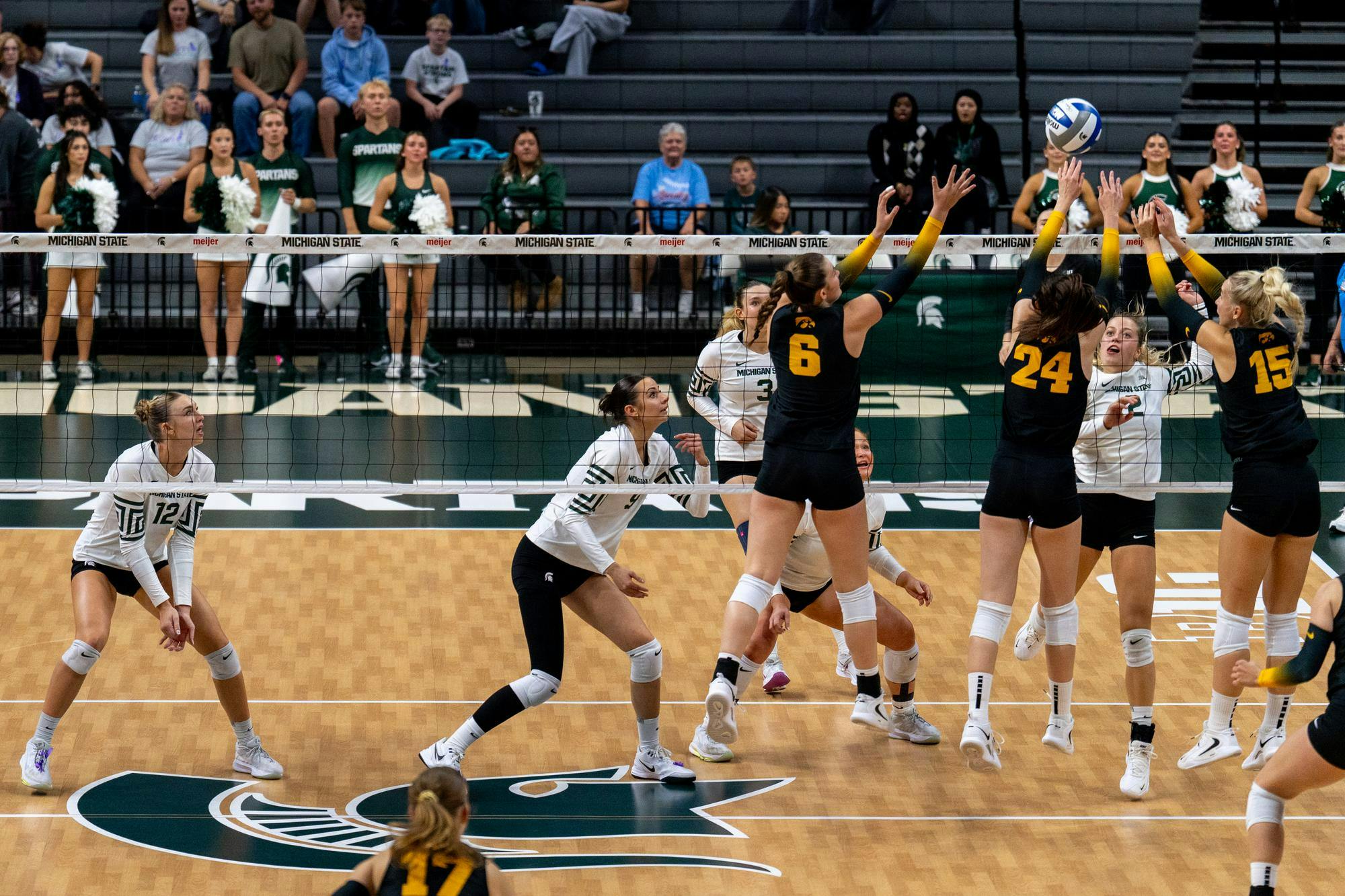 10102025-g-iowa-v-msu-vb-asaperstein-03