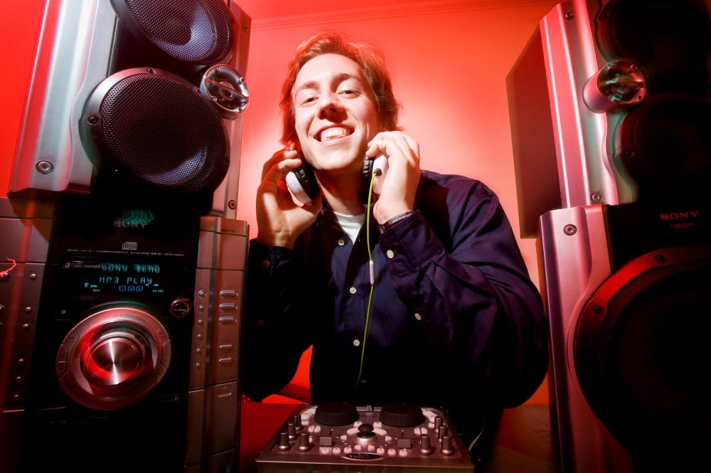 yjw_fea_studentdj_020712