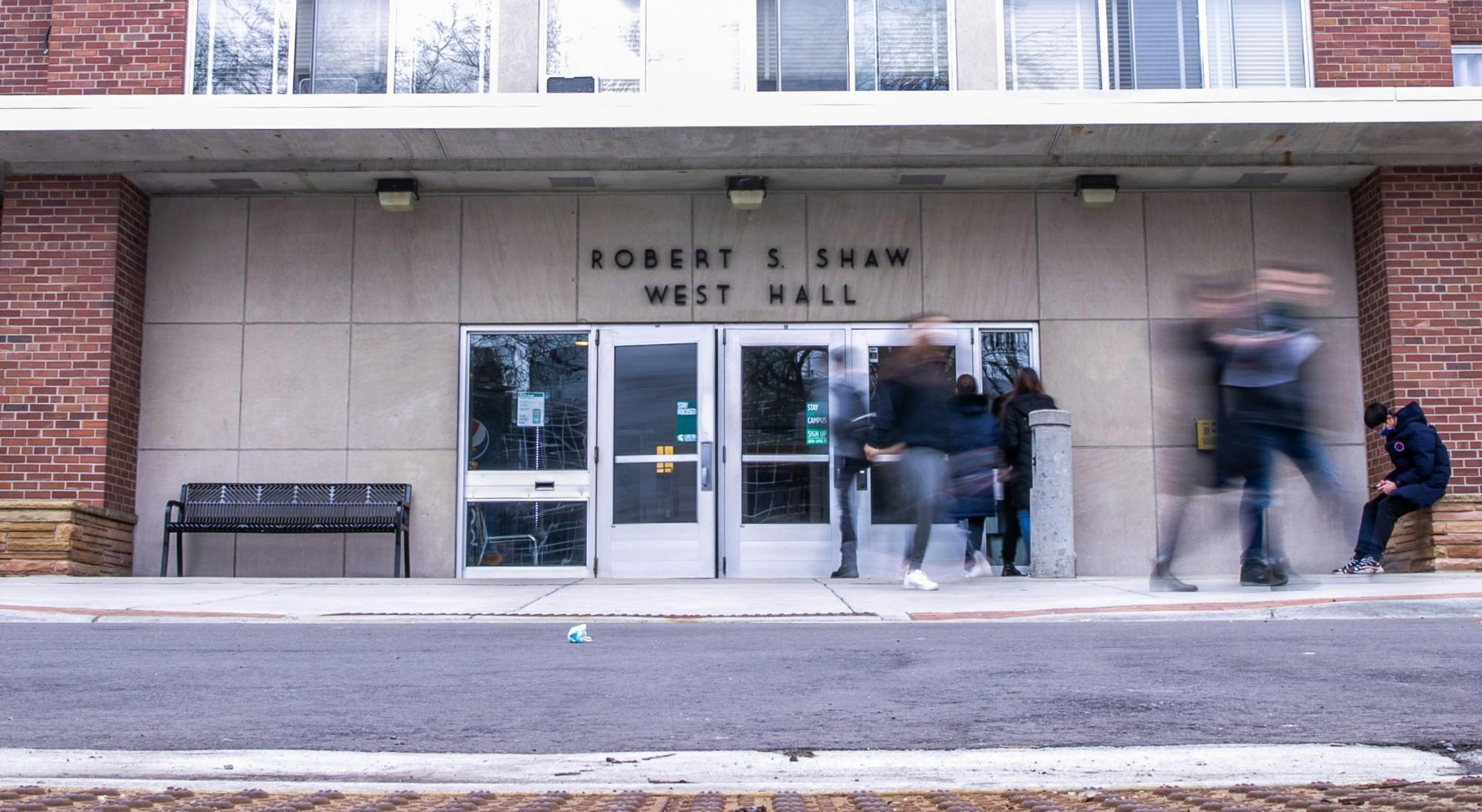 Students walk in and out of Shaw Hall after MSU cancelled classes due to coronavirus March 11, 2020.