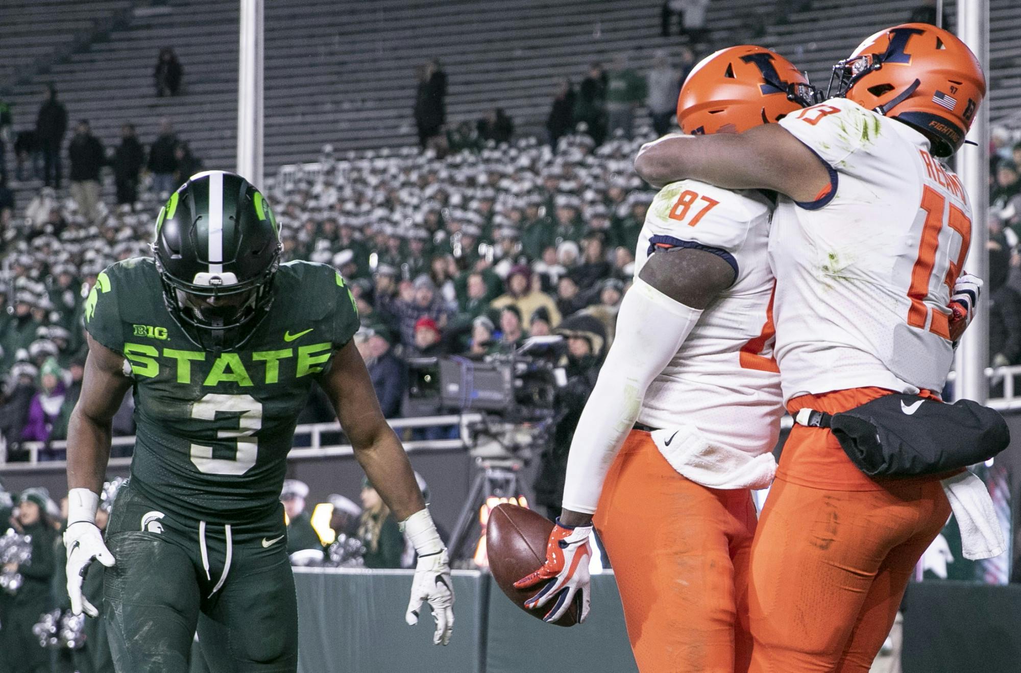 Illinois celebrates the game-winning touchdown catch during the game against Illinois Nov. 9, 2019 at Spartan Stadium. The Spartans fell to the Fighting Illini, 37-34.