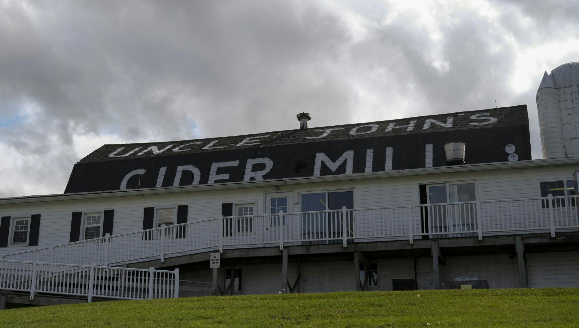 The main barn at Uncle John's Cider Mill.