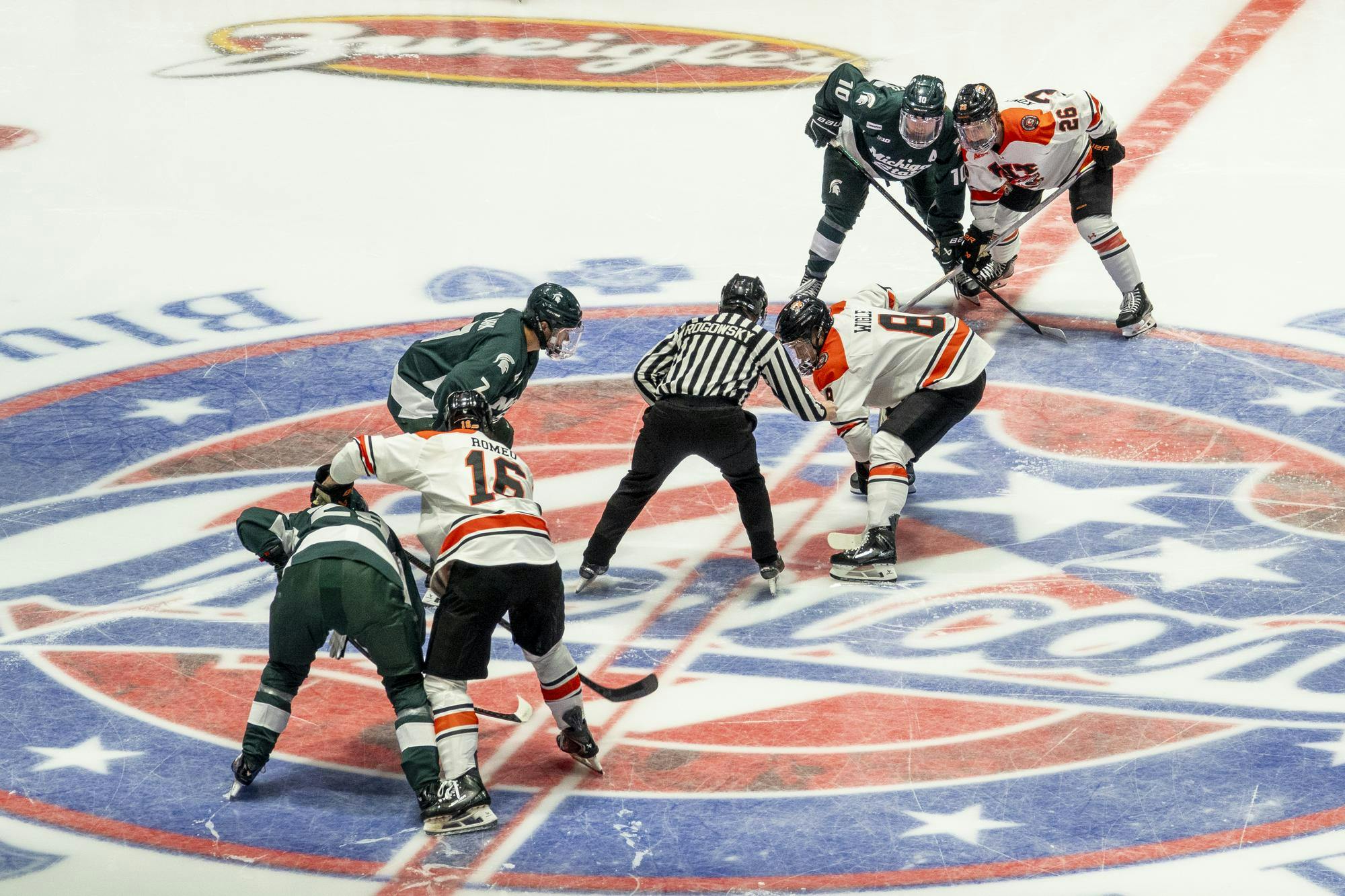 <p>Michigan State senior forward Jimmy Clark (7) prepares to face off against Rochester Institute of Technology sophomore forward Zach Wigle (8) at Blue Cross Arena in Rochester, N.Y., on Saturday, Oct. 17, 2026.</p>