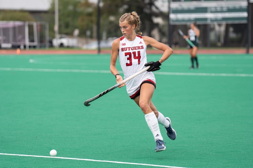 <p>Rutgers ﻿player Iris Langejans rushes the ball down the field, Sept. 16, 2022.</p>