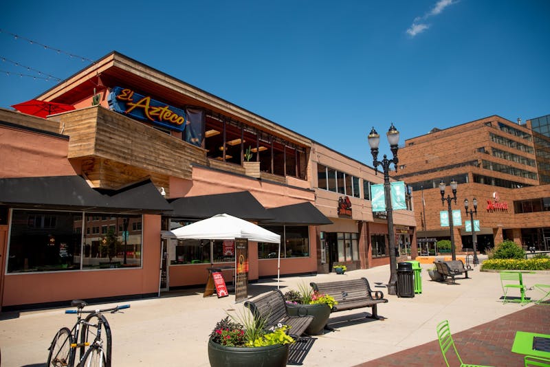 East Lansing bars adjust to new 2 a.m. curfew The State News